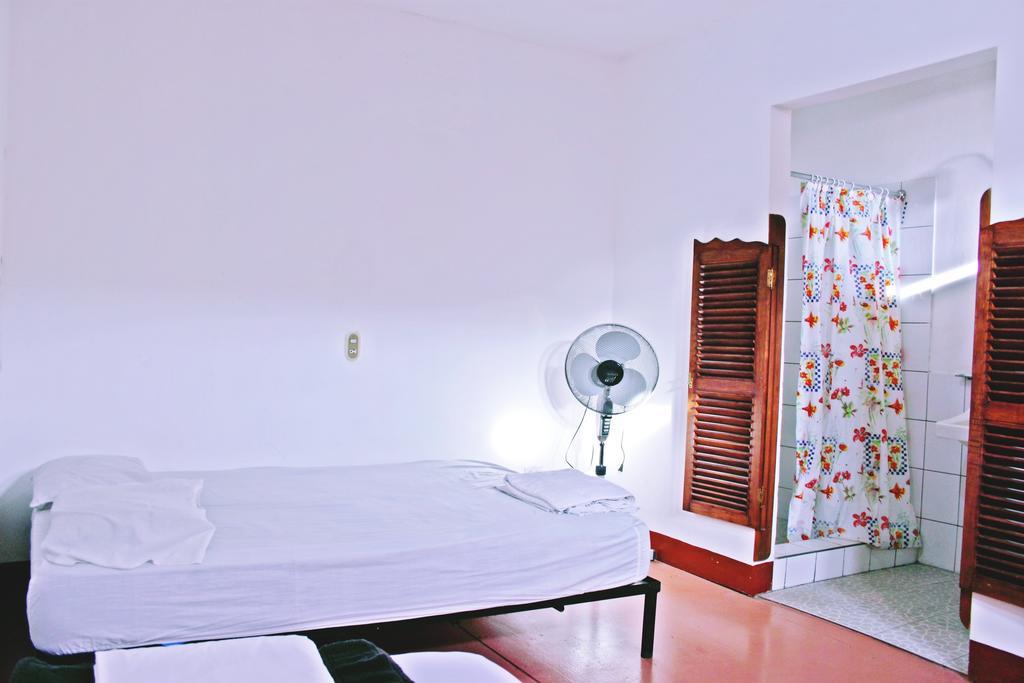 Hostal Sonati Леон Экстерьер фото