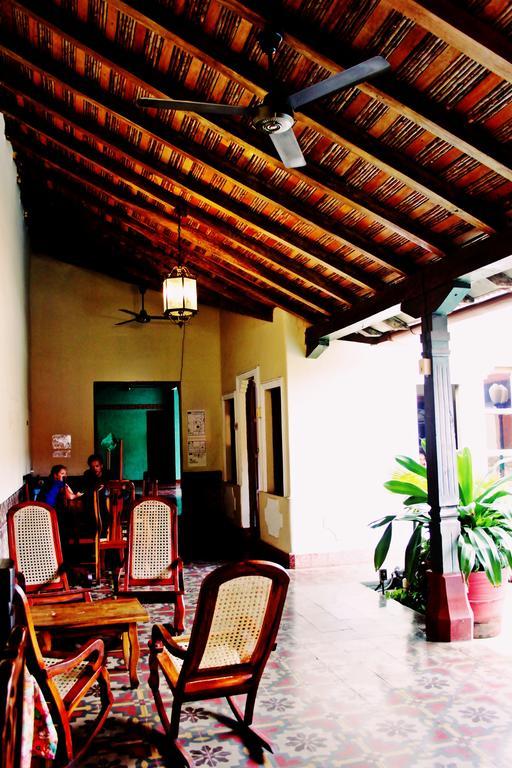 Hostal Sonati Леон Экстерьер фото