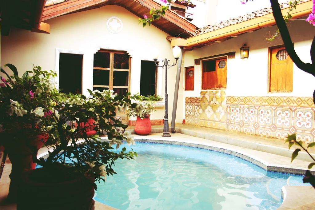 Hostal Sonati Леон Экстерьер фото