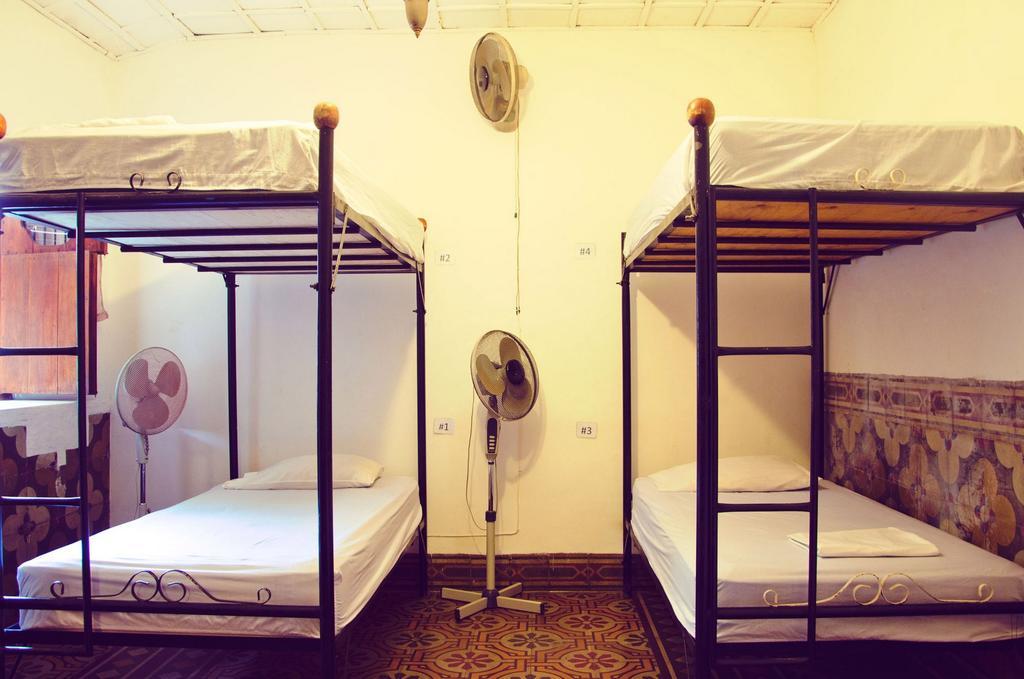 Hostal Sonati Леон Экстерьер фото