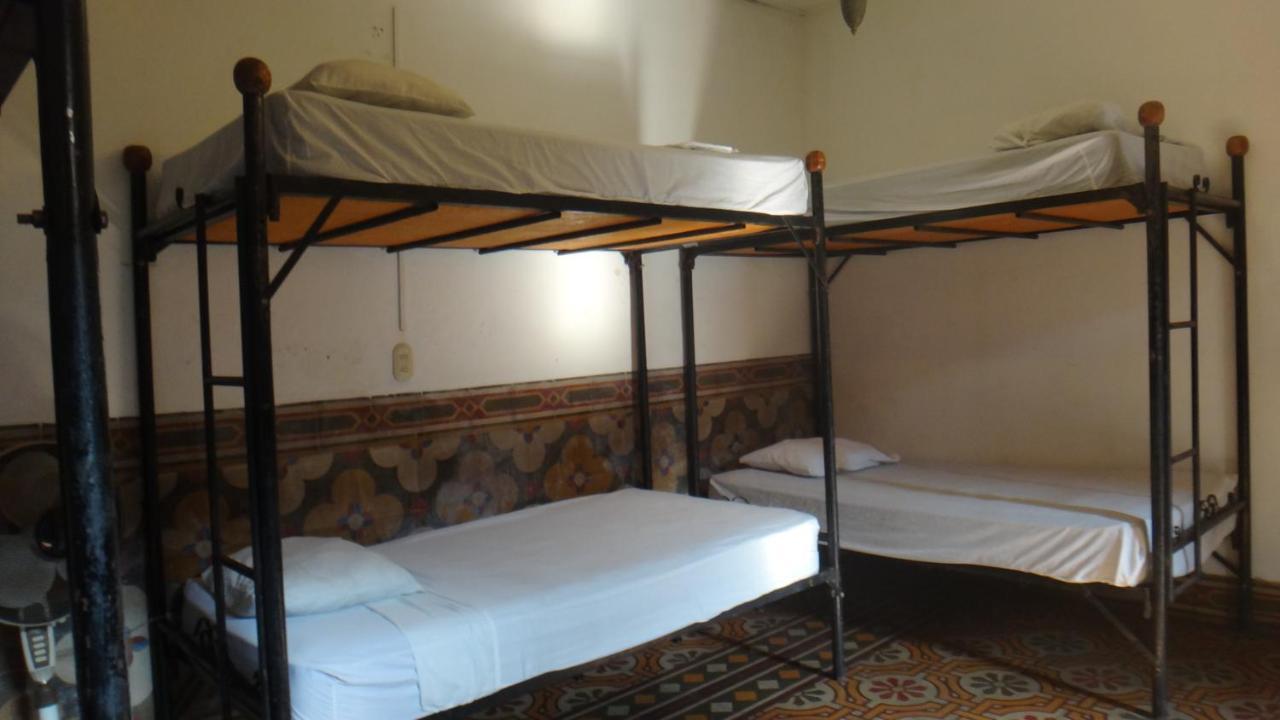 Hostal Sonati Леон Экстерьер фото