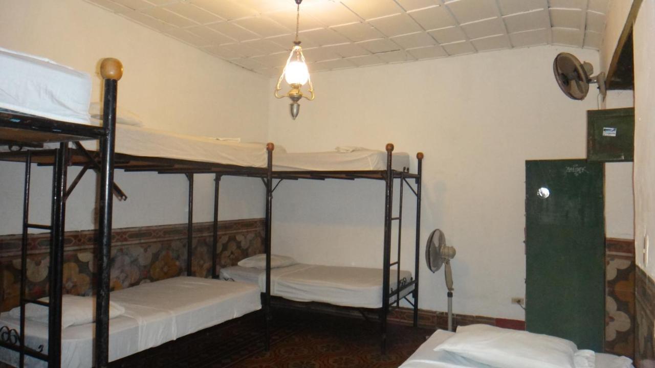 Hostal Sonati Леон Экстерьер фото