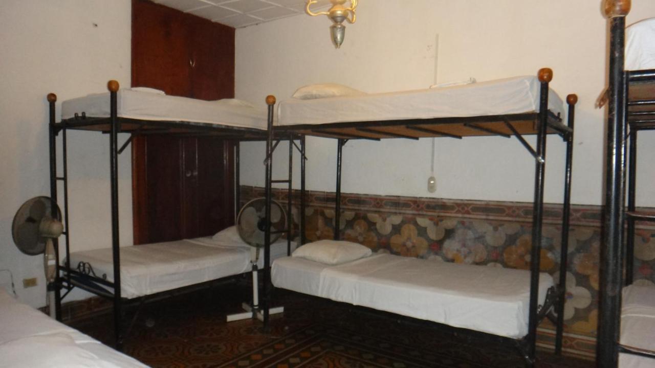 Hostal Sonati Леон Экстерьер фото